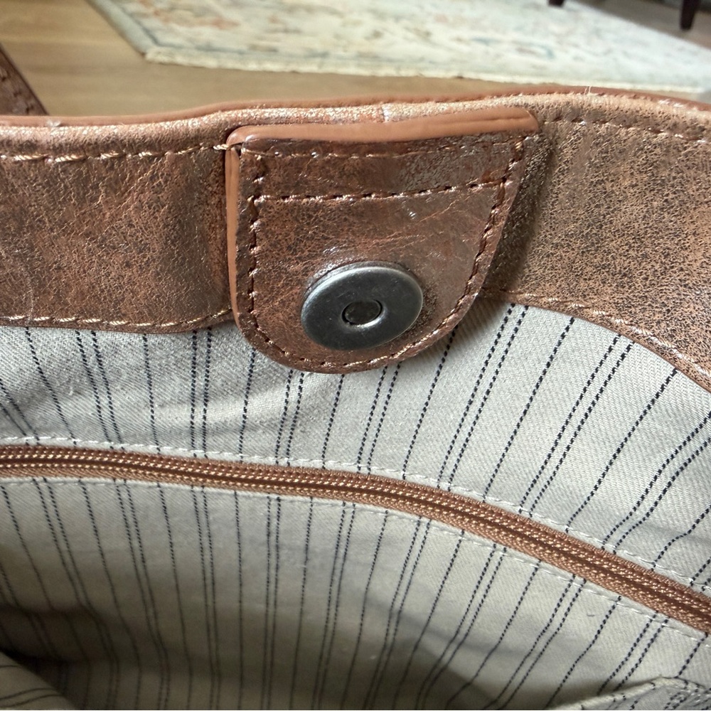 Frye Metallic Tan/Silver Leather Tote Bag - Picture 6 of 9
